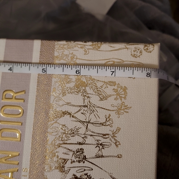 NEW Dior Floral Box & Matching Ribbon 🎀 - Picture 7 of 8